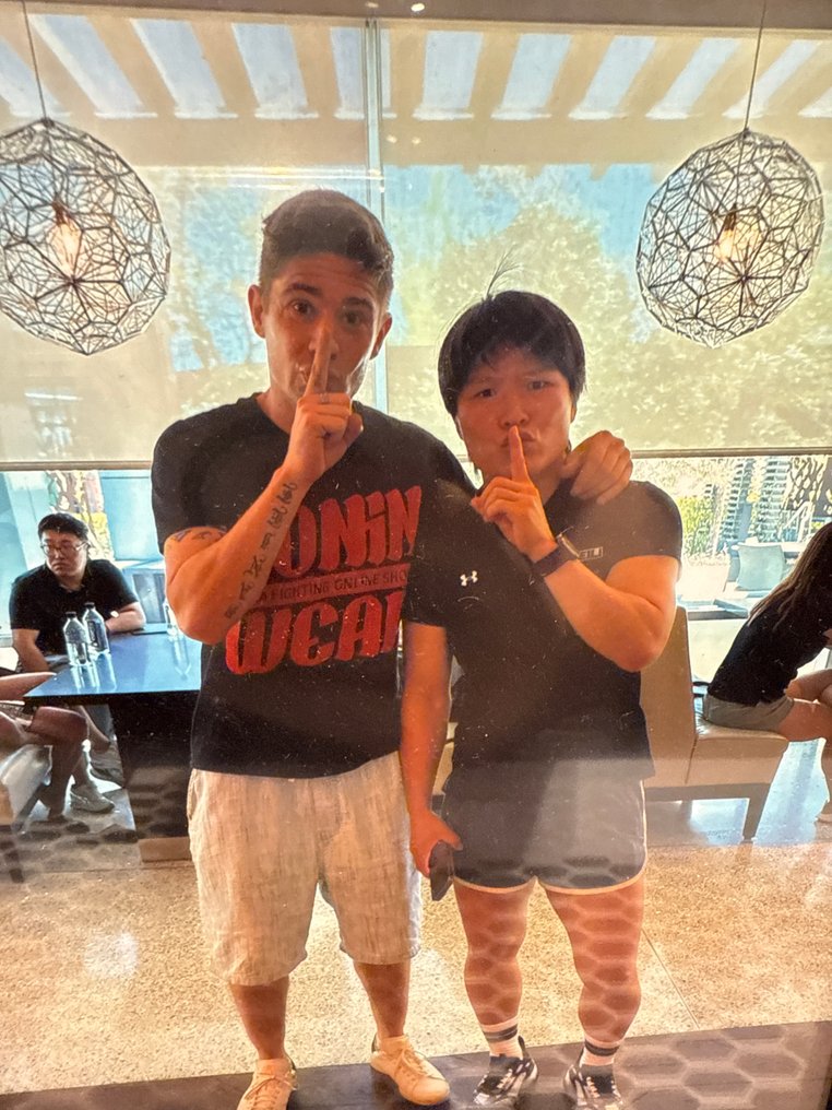 MMA / UFC - Weili Zhang - 2025 - MMA gloves #4.3