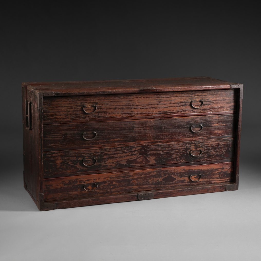 Katana’dansu (ντουλάπι με ξίφη) - Ξύλο, Ξύλο κουκουναριάς (cedar), σίδερο - Ιαπωνία - Τελευταία περίοδος Edo (πρώτο μισό του 19ου αιώνα) #1.0