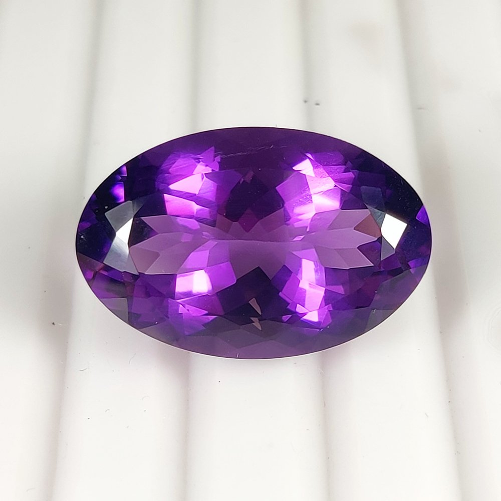 1 pcs Purpuriu Ametist - 24.64 ct - Asociația internațională de pietre prețioase colorate (ICA GemLab) - Minunată ametistă! #1.0