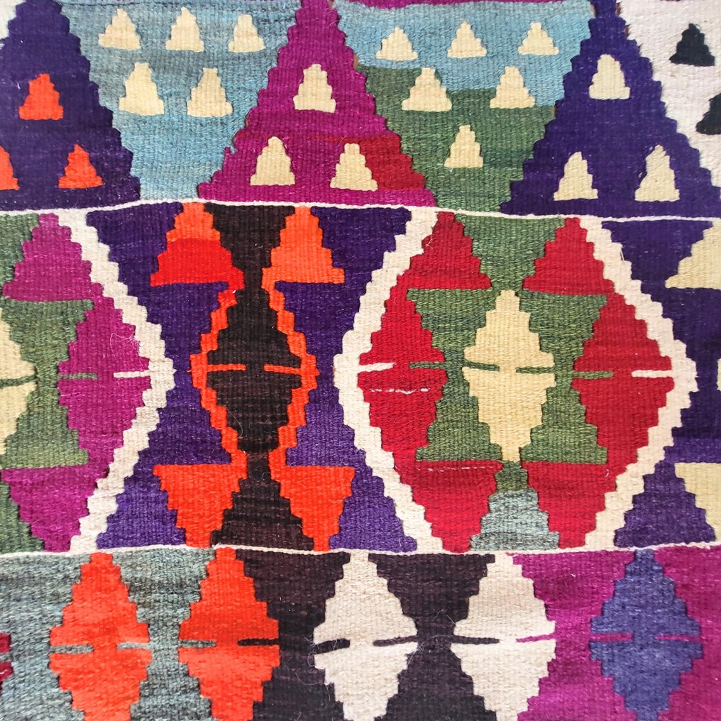 Could you please clarify or provide more context for 'Kas sterkelim'? - Kelim - 245 cm - 150 cm - Barak #3.2