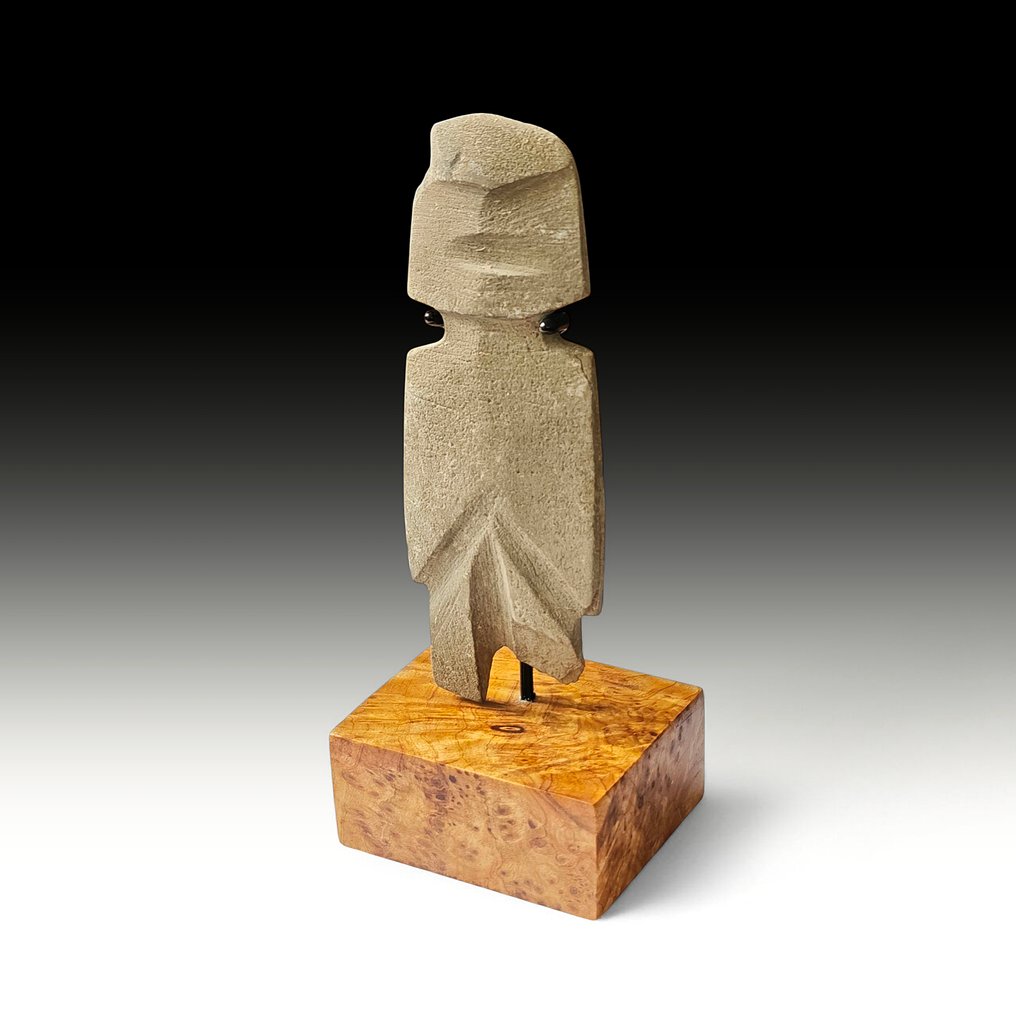 Προ-Κολumbιακός Πολιτισμός Mezcala (Guerrero, Νότιο Μεξικό) Μοναδικό σπάνιο αρχαίο ειδώλιο, λίθινη φιγούρα με παρουσίαση σε βάση από χρυσό, βελανιδιά και #1.0