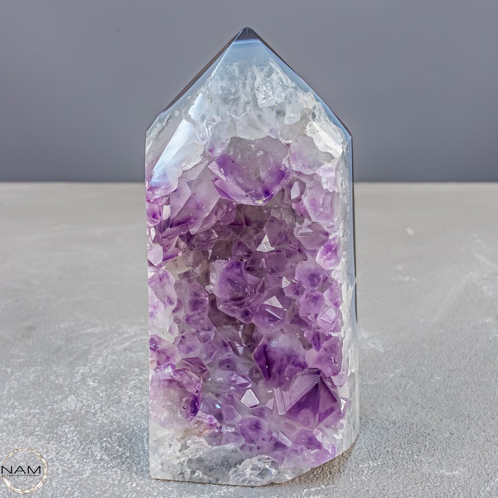 Natural amethyst obelisk with agate from Brazil – a masterpiece of nature in the highest quality. Obelisk- 580.72 g #3.2