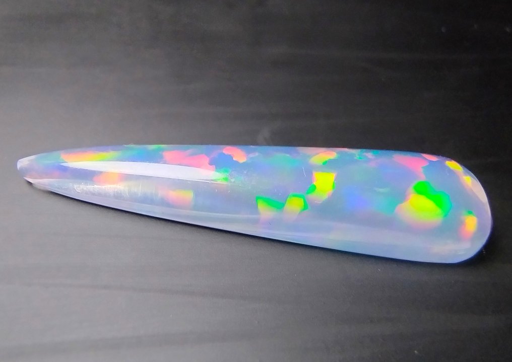 4,5 cts - Top Colors - Natural Crystal Opal - Cabochon - Harvinaiset Puzzle Pattern Colors- 0.9 g #1.0