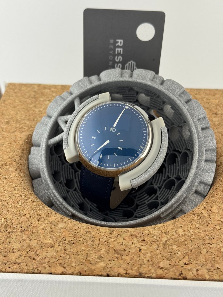 Ressence - Type 8 - Herre - 2020+ #2.1