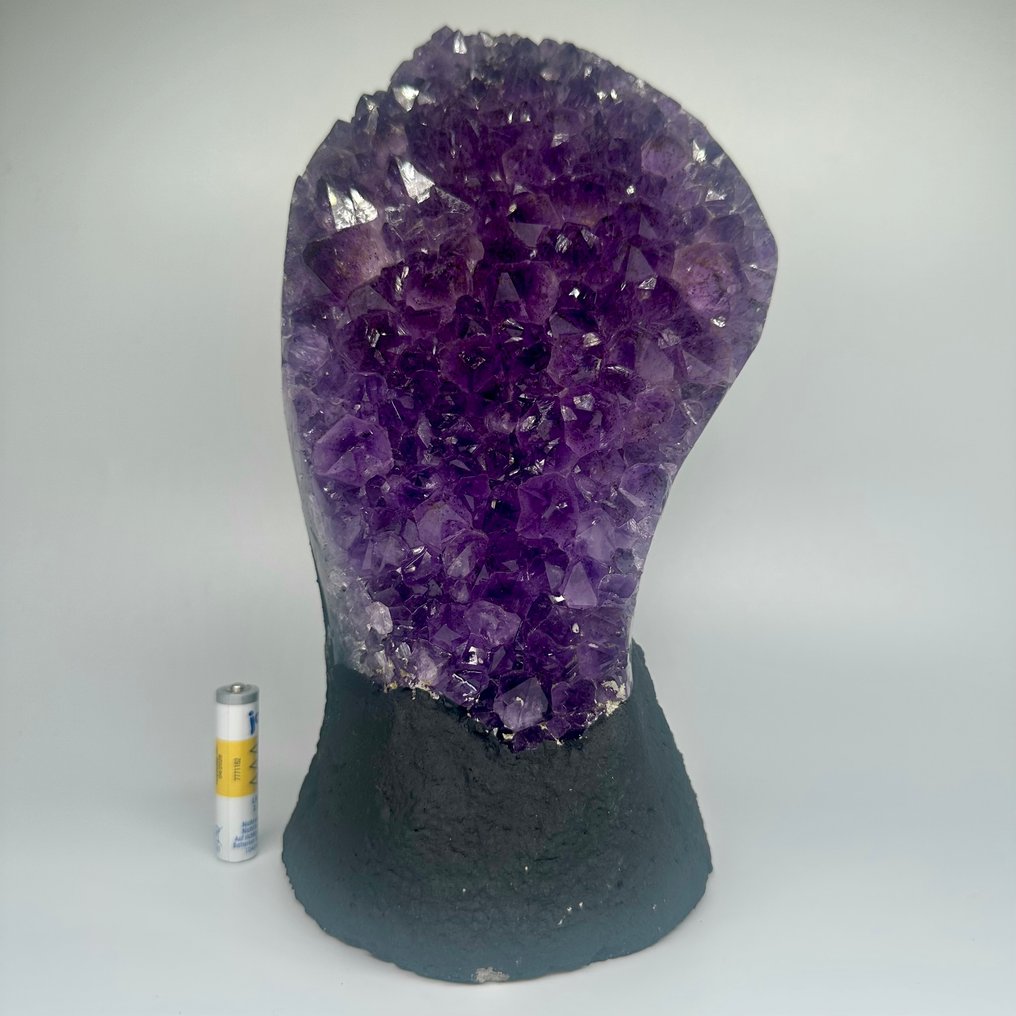 Amethyst Geode - Height: 22 cm - Width: 11 cm- 2.4 kg #1.0