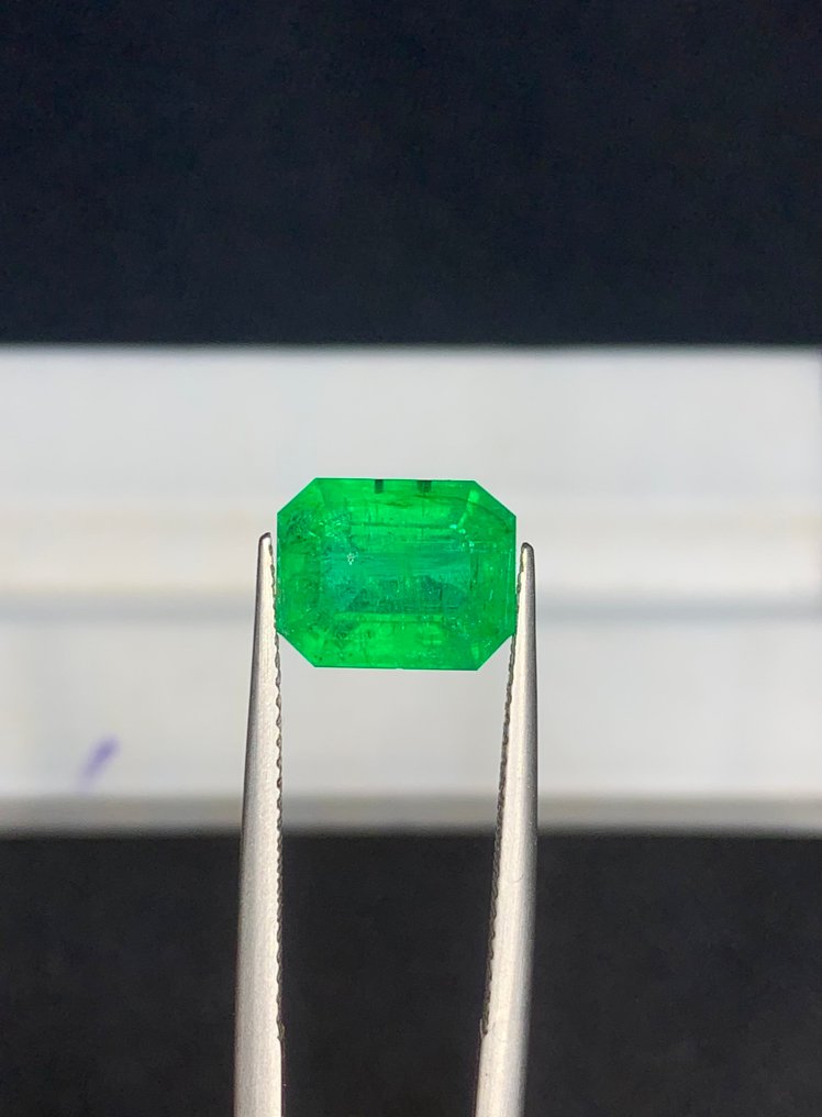 Nincs minimálár - 1 pcs  Zöld Smaragd  - 4.60 ct - Bellerophon Gemlab #2.1
