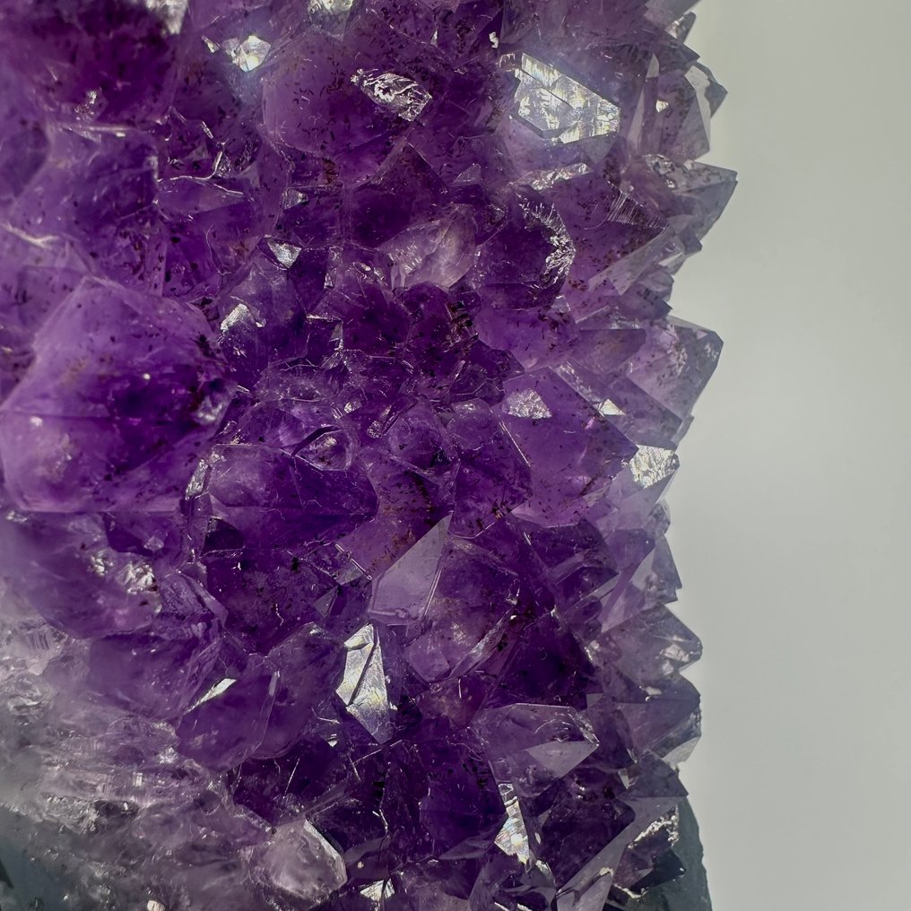 Amethyst Geode - Height: 22 cm - Width: 11 cm- 2.4 kg #3.2