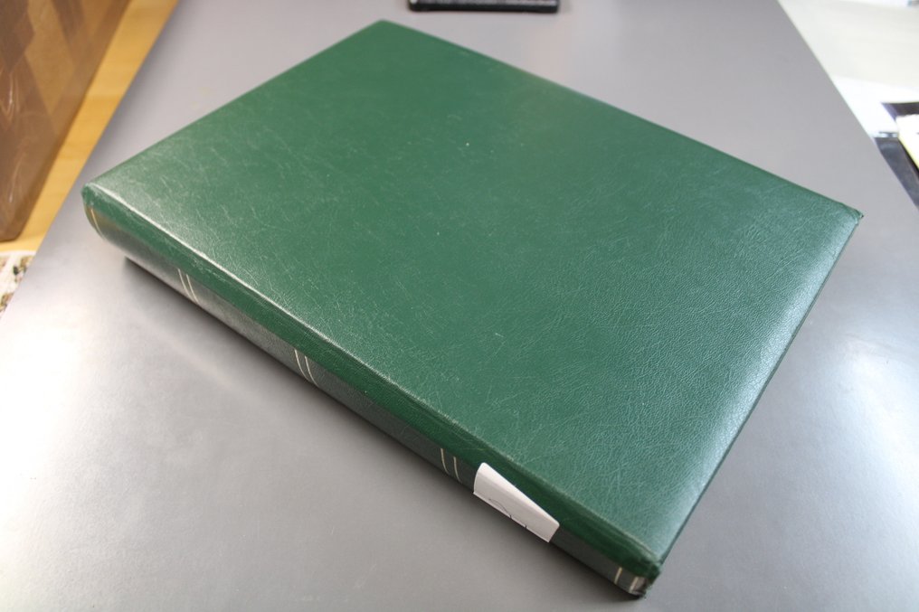 東德  - 1949年至1974年大多为需求盖章的完整收藏，存放于插槽中。 #2.1