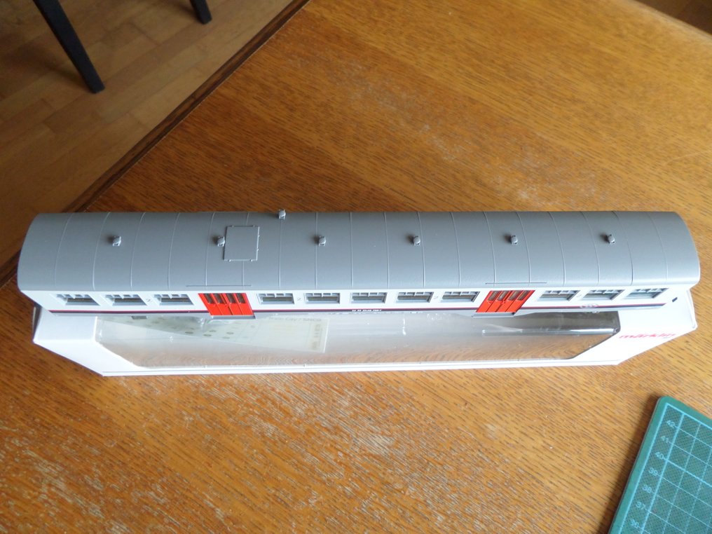 Märklin H0 - 43539 - Modellbahn-Personenwagen (1) - RAME M2 - NMBS #2.1