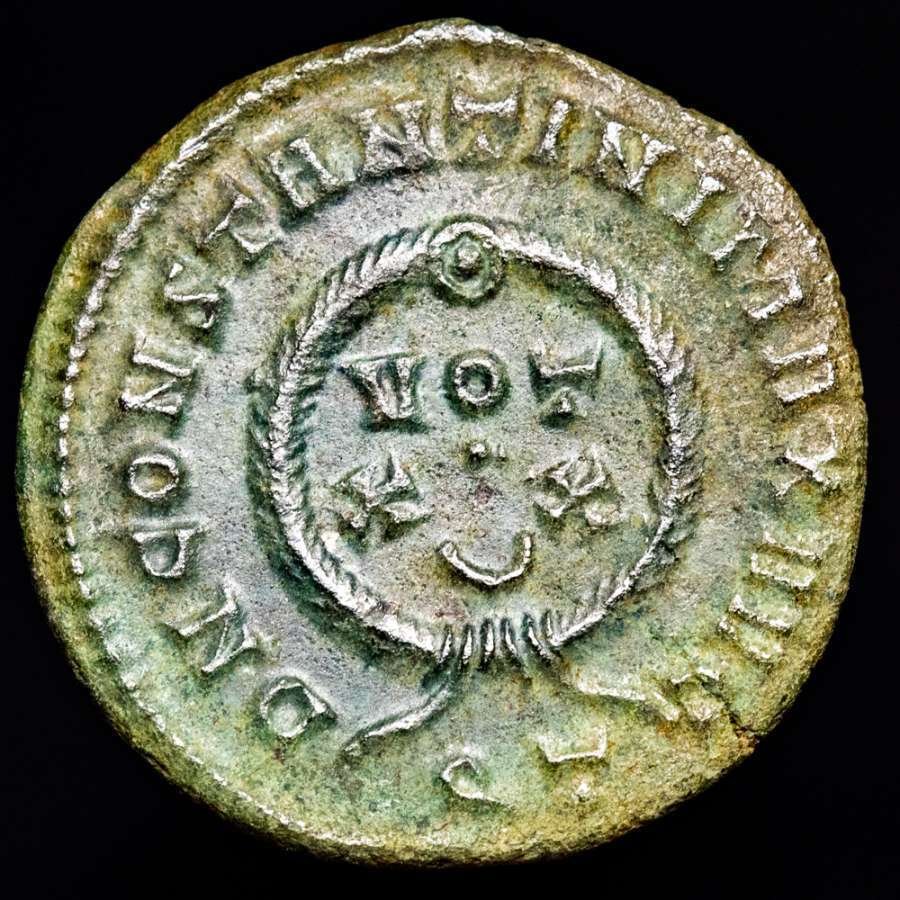 罗马帝国. 君士坦丁一世 （公元306-337）. Follis From Ticinum mint, 325 A.D.. D N CONSTANTINI MAX AVG, VOT · XX wreath / ST in exergue  (没有保留价) #1.0