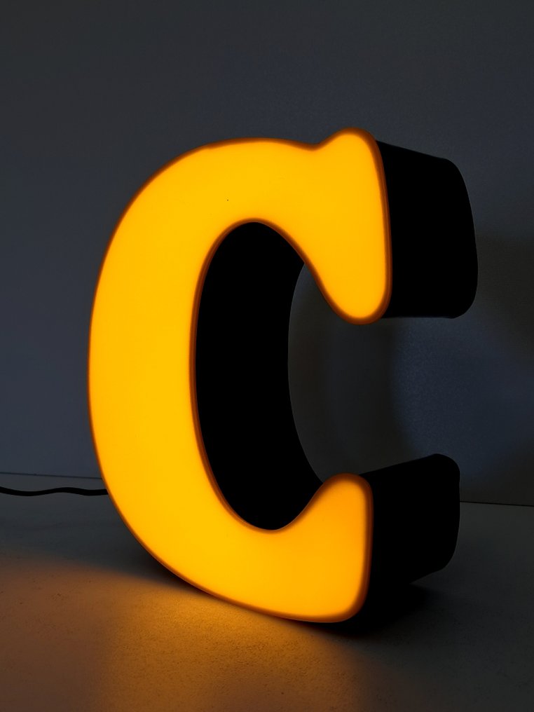 灯具 - 金属 - 字母 C #1.0