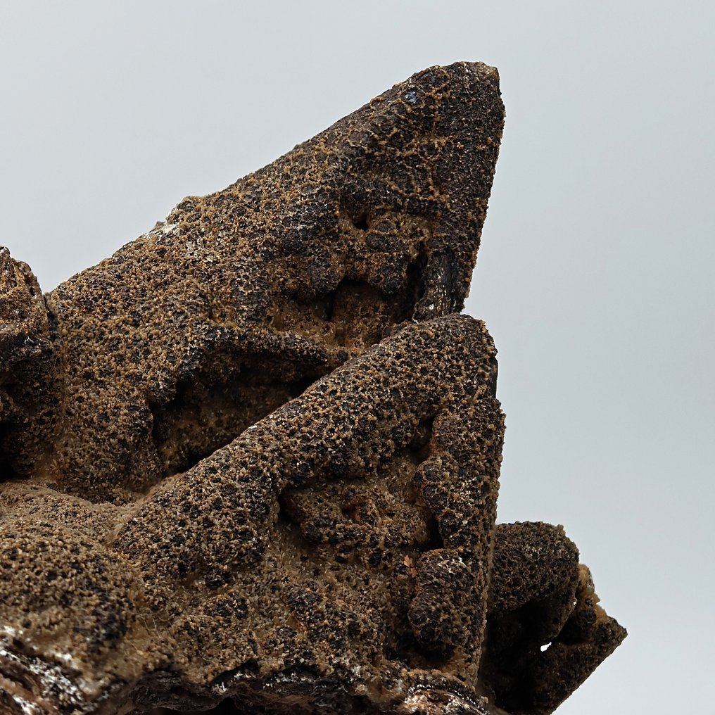 Very rare smithsonite after calcite, hollow, Sardinia. Crystals on matrix - Height: 224 mm - Width: 160 mm- 1.42 kg #1.0