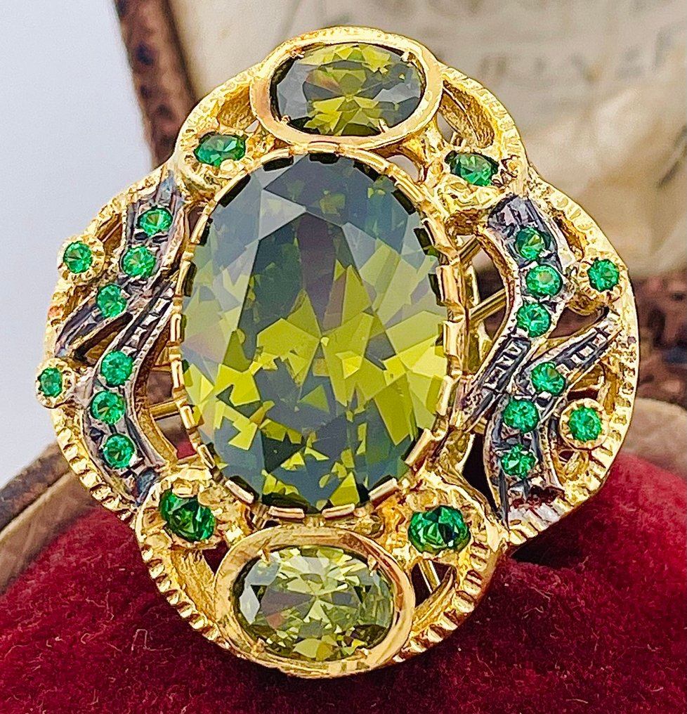 Ei pohjahintaa - Sormus - 9 kt. Keltakulta, Hopea Peridootti - Smaragdi #2.1