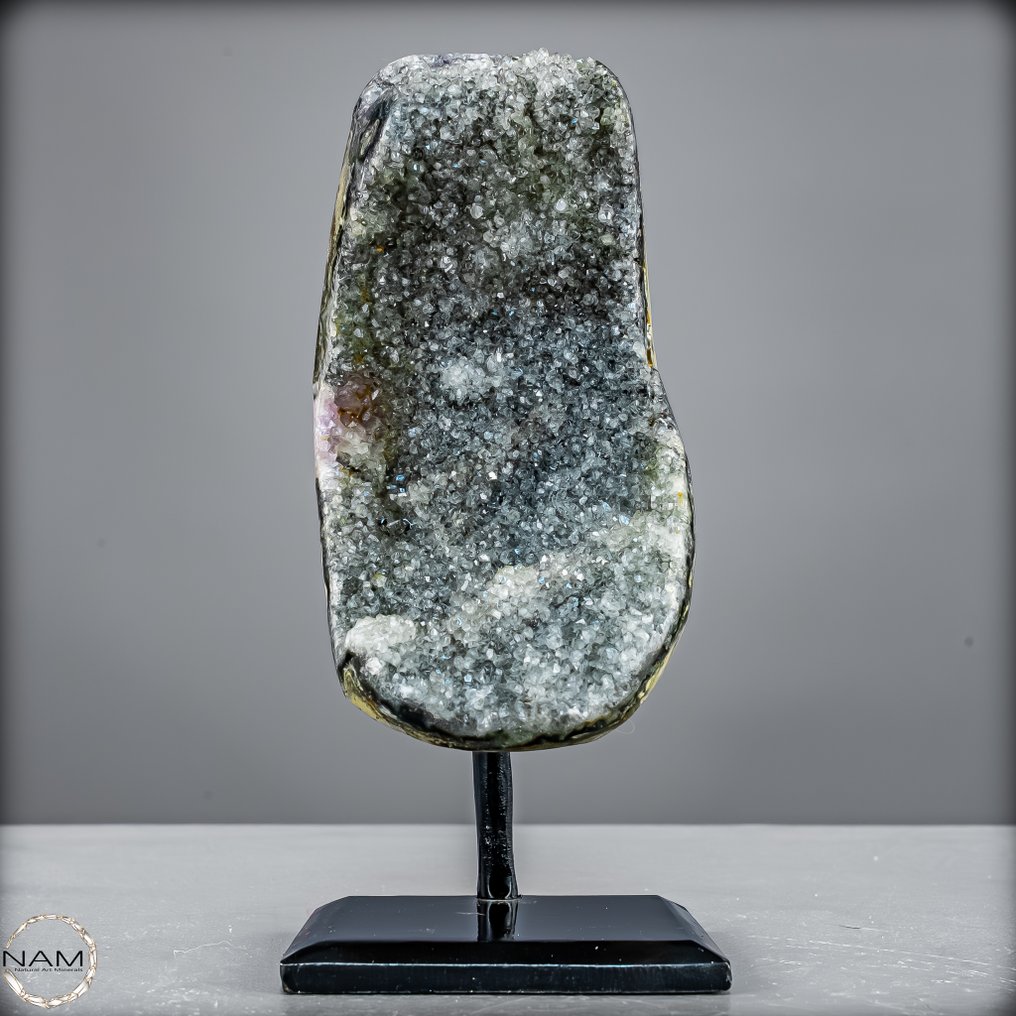 Amestec unic de ametist negru cu prasiolit pe suport – Arta naturală în perfectă armonie- 1102.48 g #2.1