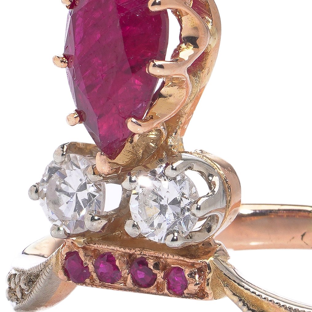 Ring 18kt Gold Vintage Ruby and Diamond Ring #4.3