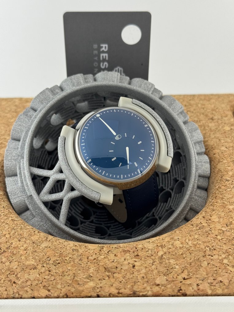 Ressence - Type 8 - Herre - 2020+ #1.0