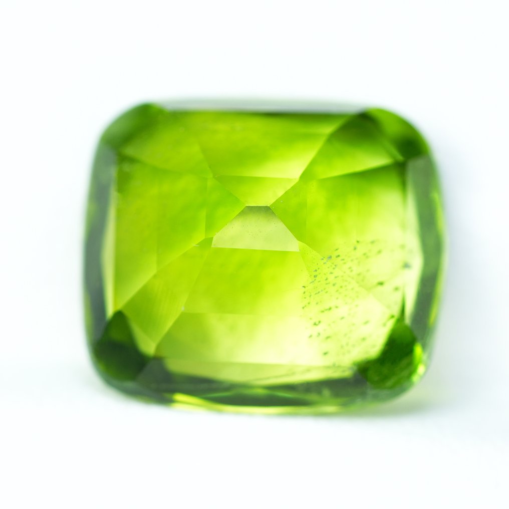 No Reserve Price Green Peridot - 7.79 ct - International Colored Gemstone Association (ICA GemLab) #3.2