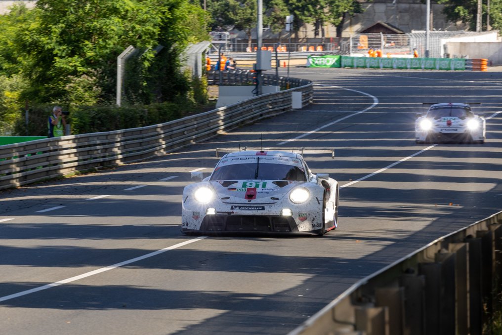 Spark 1:43 - 模型赛车 - Porsche 911 RSR Winner LMGTE Pro Class - 24h Le Mans 2022 - 保时捷特别版 - 限量1894/2022件 #3.2