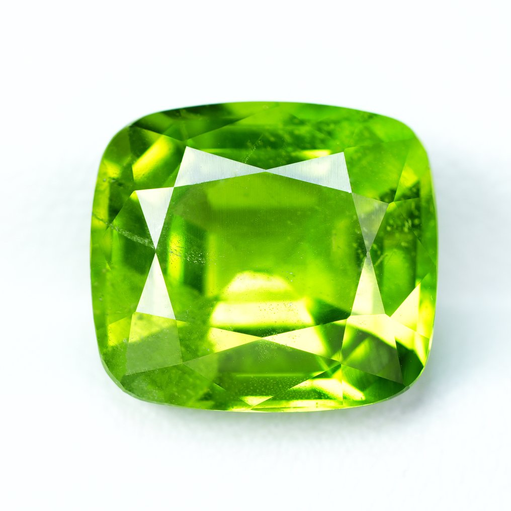No Reserve Price Green Peridot - 7.79 ct - International Colored Gemstone Association (ICA GemLab) #1.0