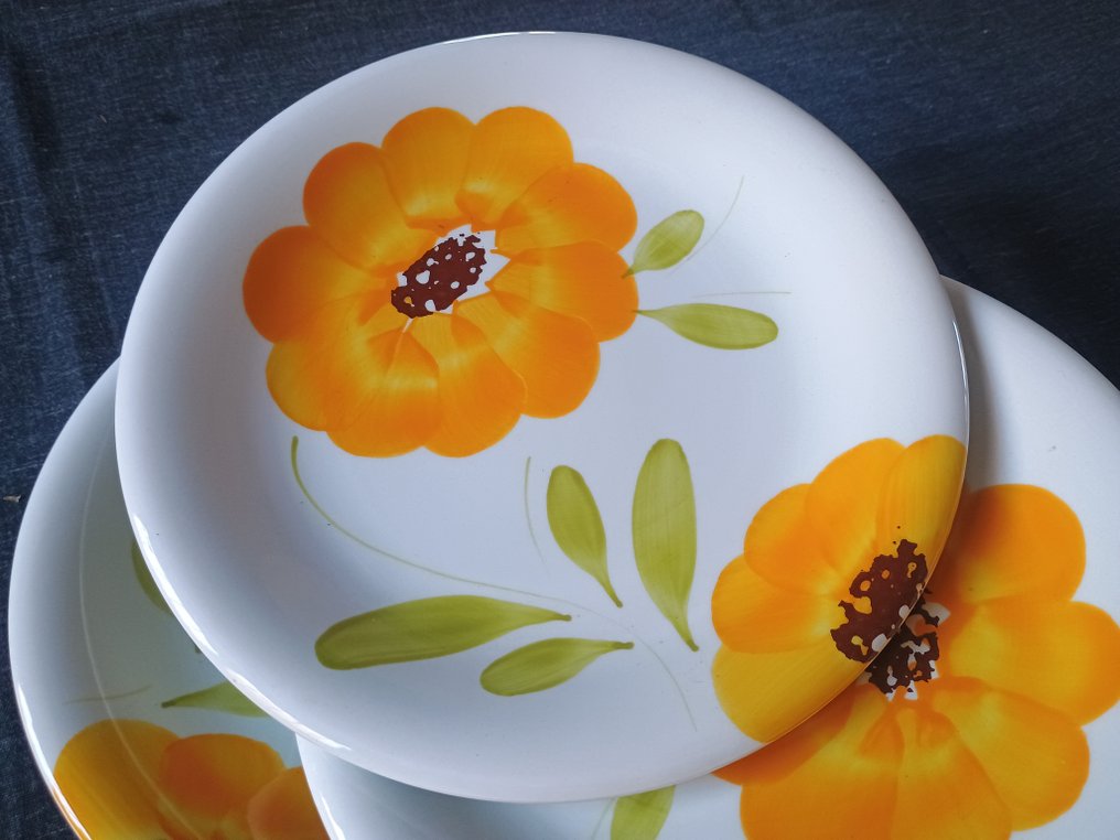 T. C Umbria - Dinner service (12) - Ceramic - Hand-painted #4.3