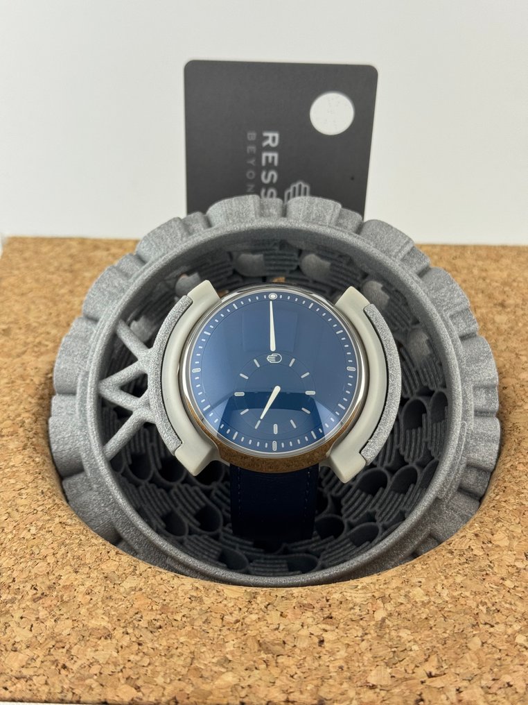 Ressence - Type 8 - Herre - 2020+ #1.0