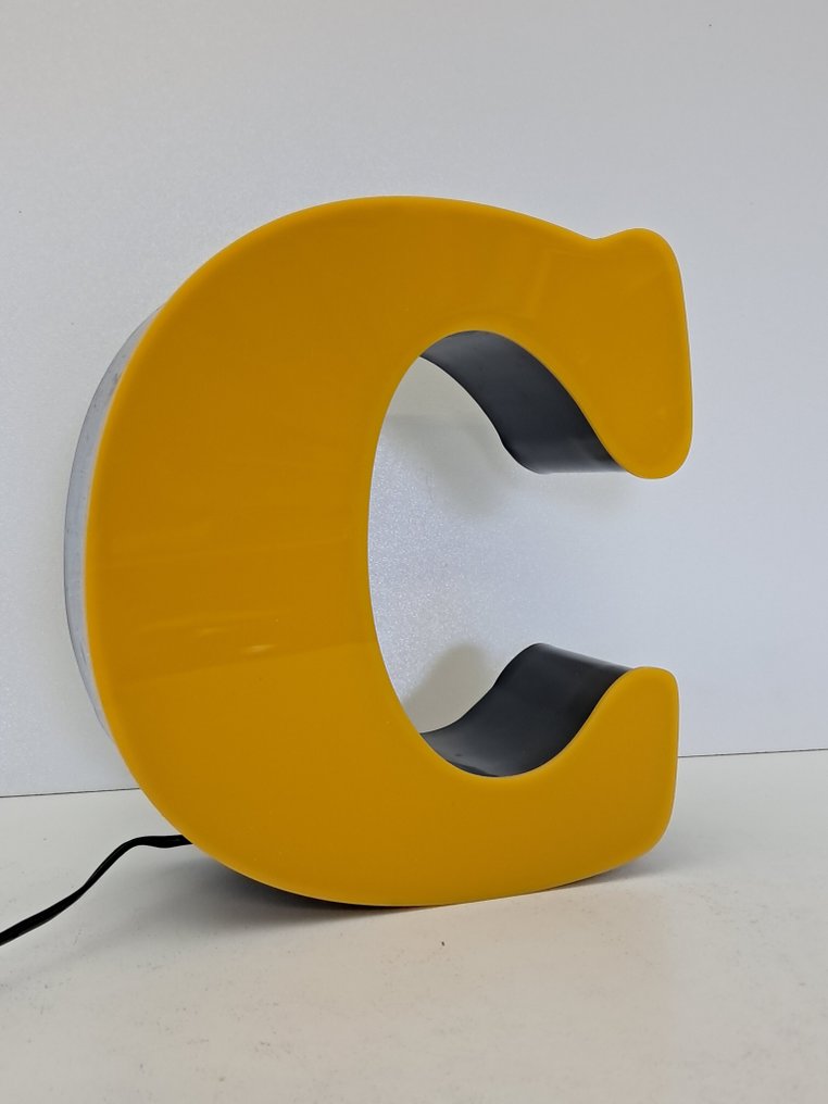 灯具 - 金属 - 字母 C #3.2