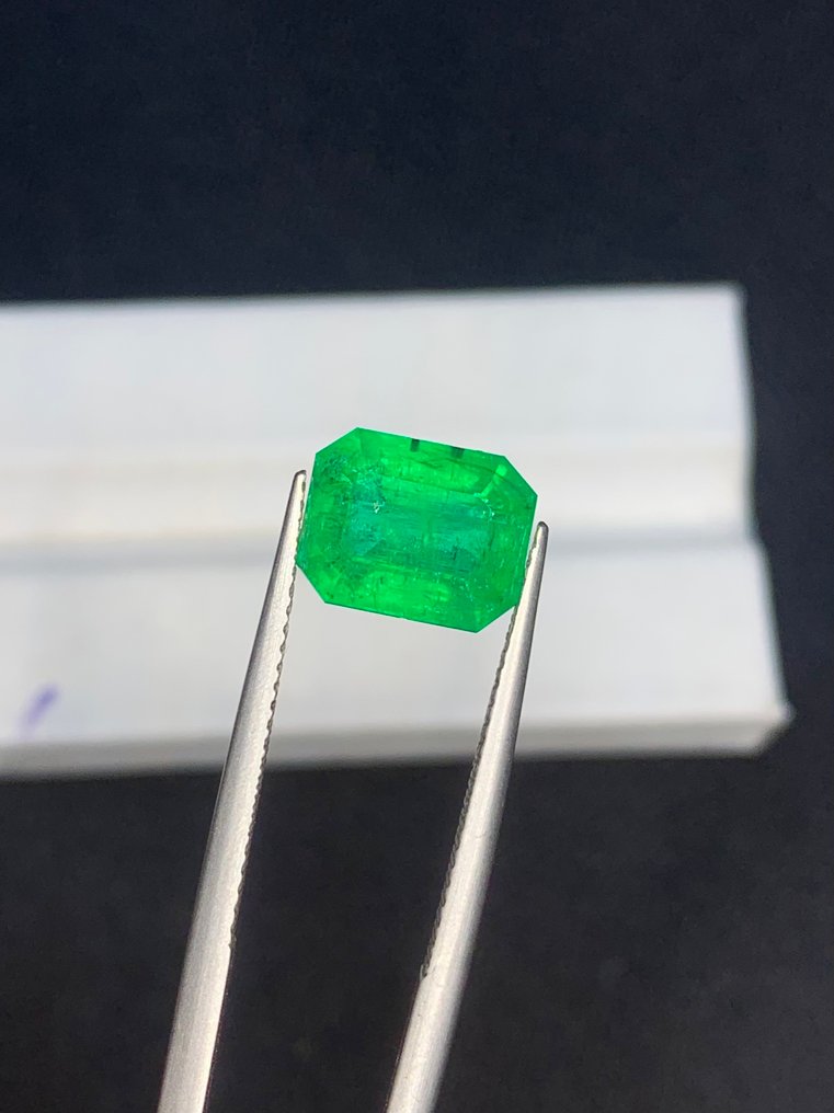 Nincs minimálár - 1 pcs  Zöld Smaragd  - 4.60 ct - Bellerophon Gemlab #3.2