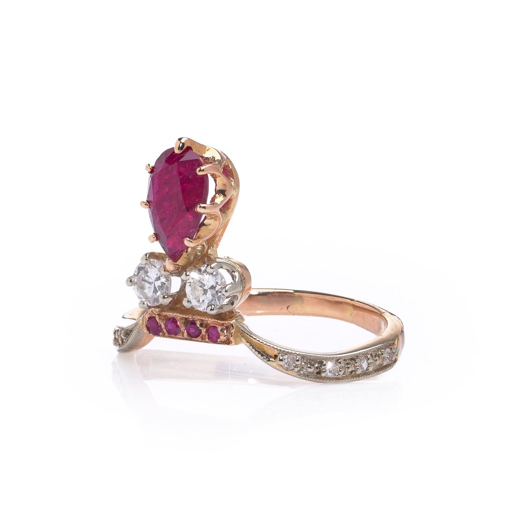 Ring 18kt Gold Vintage Ruby and Diamond Ring #1.0