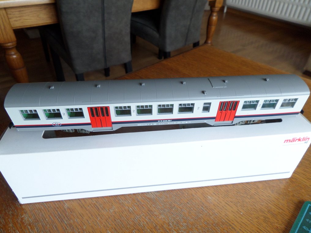 Märklin H0 - 43539 - Modellbahn-Personenwagen (1) - RAME M2 - NMBS #1.0