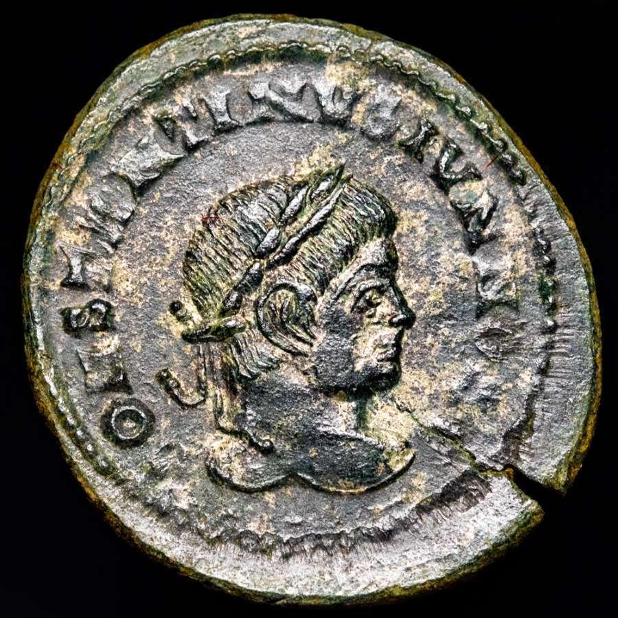 羅馬帝國. Constantine II (AD 337-340). Follis Lugdunum mint, 323-324 A.DCAESARVM NOSTRORVM around VOT X within wreath. PLGC.  (沒有保留價) #1.0