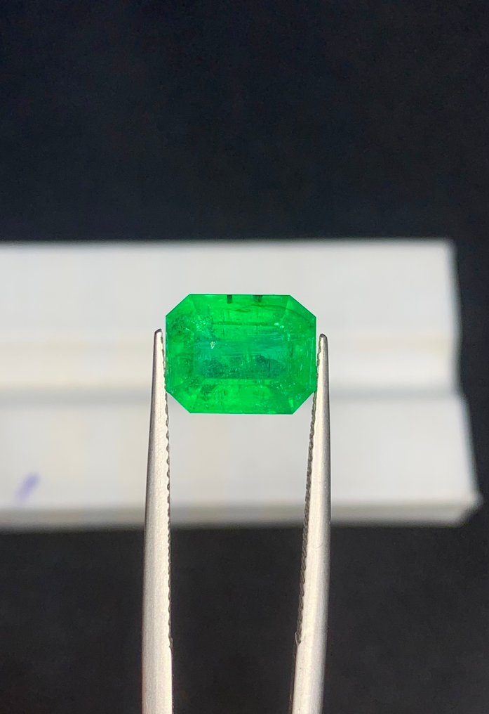 Nincs minimálár - 1 pcs  Zöld Smaragd  - 4.60 ct - Bellerophon Gemlab #1.0