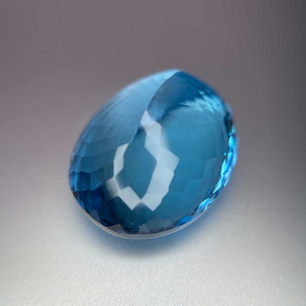 Zonder minimumprijs - 1 pcs  Blauw Topaas  - 79.19 ct - nternational Colored Gemstone Association (ICA GemLab) - Grote Maat #3.2