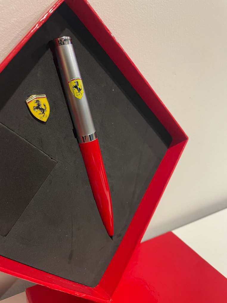 Ballpoint pen and pin. - Ferrari - official product AD0449EW by Artena - 1995 #2.1