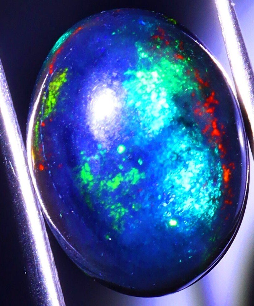 Genuine Black Opal with multicolored flashes - 3,56 ct. - No Reserve - Polished- 0.71 g #2.1