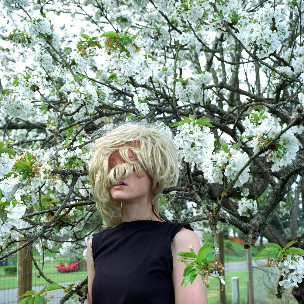 Rachel Lang (1984) - Untitled ( donna con fiori) #1.0