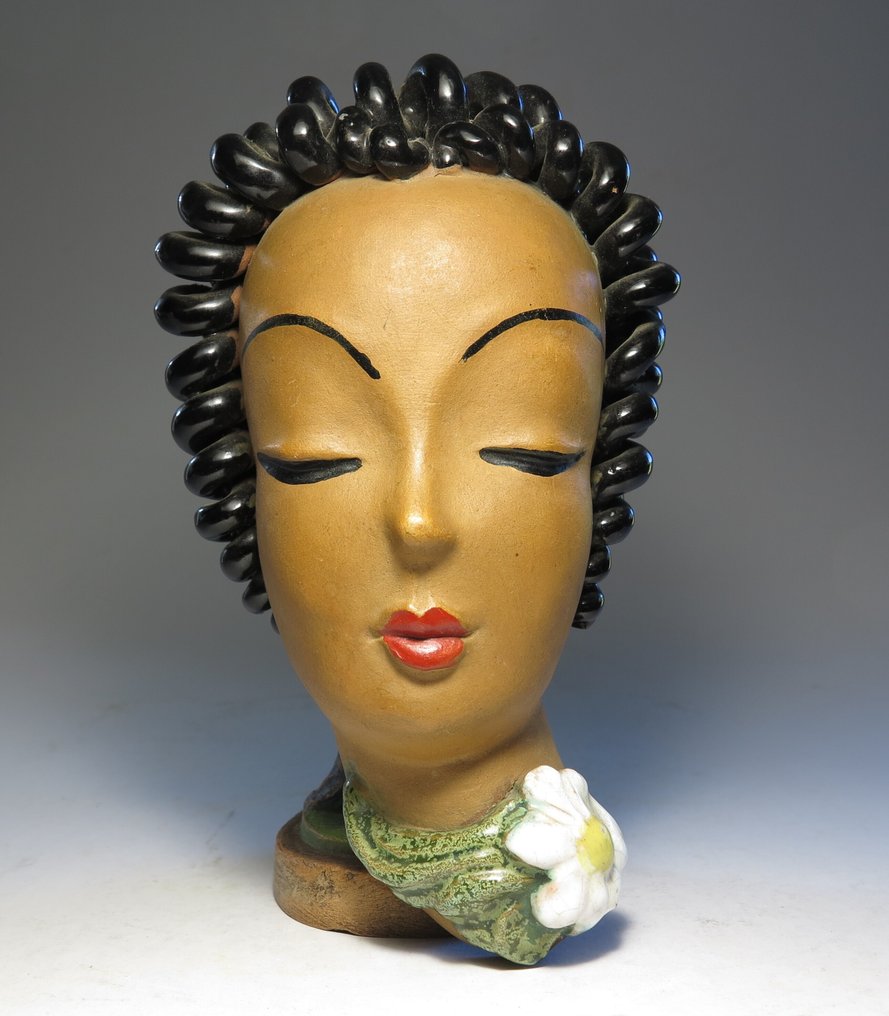 Kolozsvári Kory Ceramic - Γλυπτό, Art Deco Lady Wall Mask - 17.5 cm - Κεραμικό, Terracotta - 1935 #1.0