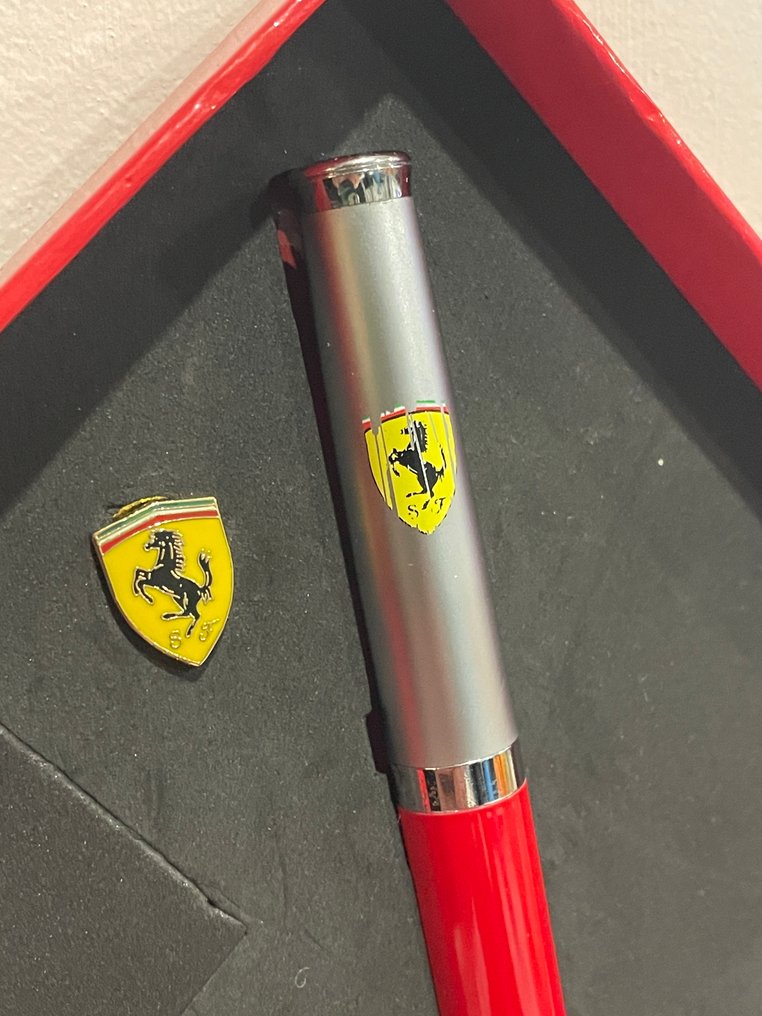 Ballpoint pen and pin. - Ferrari - official product AD0449EW by Artena - 1995 #3.2