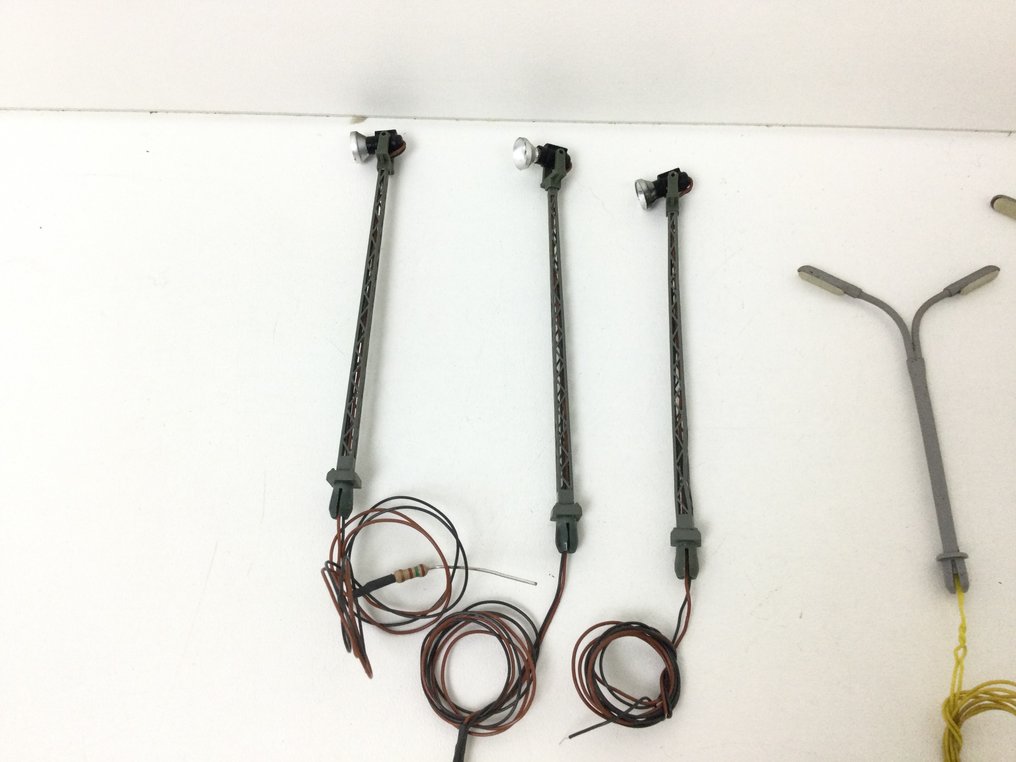 Brawa, Viessmann N - Belysning för modelltåg (18) - Stor part mycket vacker olika (delvis LED) gatubelysning. #1.0