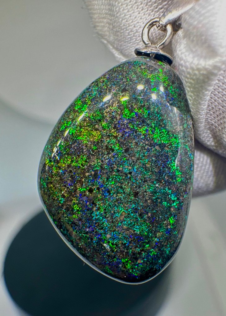 Opal Pendant - Height: 32 mm - Width: 16 mm- 3.93 g - (1) #1.0