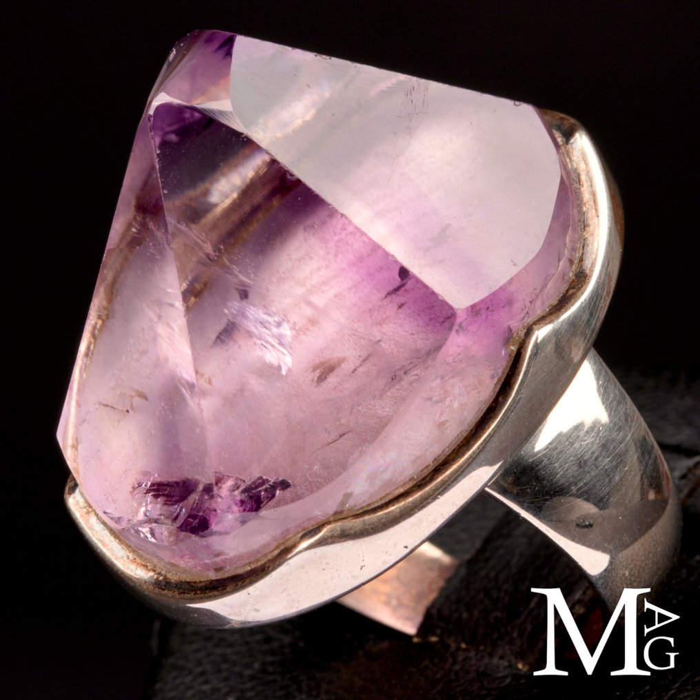 Δαχτυλίδι από ασήμι 925 με φυσική βολιβιανή αμέθυστο. - Ύψος: 35 mm - Πλάτος: 29 mm- 16 g #1.0