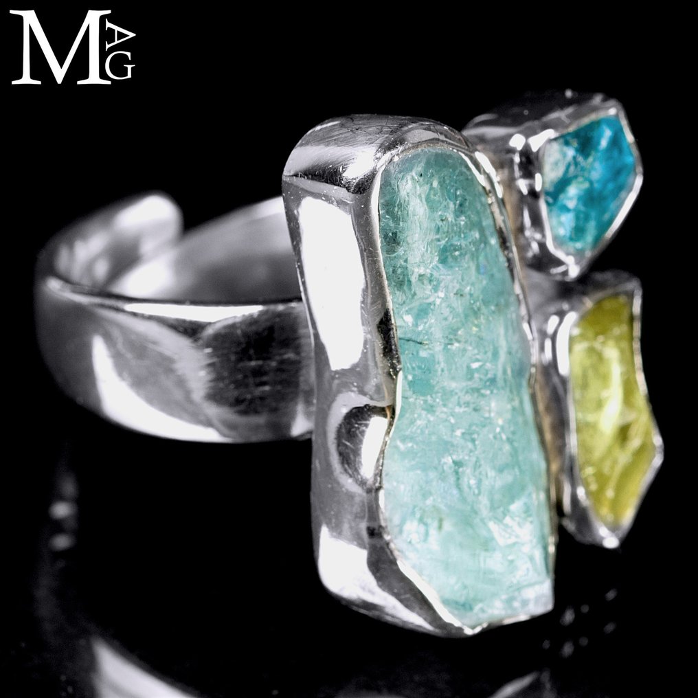 Ασημένιο δαχτυλίδι με ακατέργαστο ακουαμαρίνο, ηλιόδωρο και νεονική απατίτη. - Ύψος: 27 mm - Πλάτος: 24 mm- 12 g #3.2