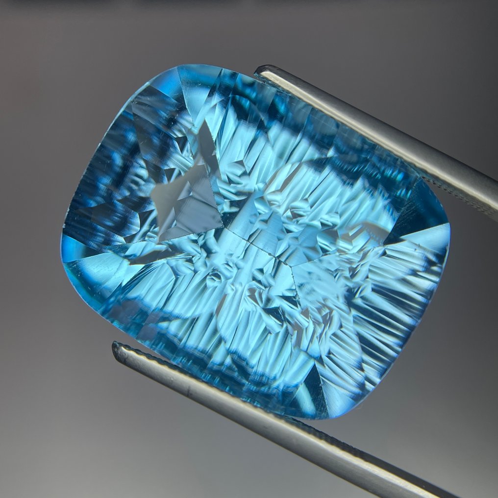 Ingen reservasjonspris - 1 pcs Blå Topas - 49.23 ct - Internasjonal forening for fargede edelstener (ICA GemLab) - Laserkutting #4.3