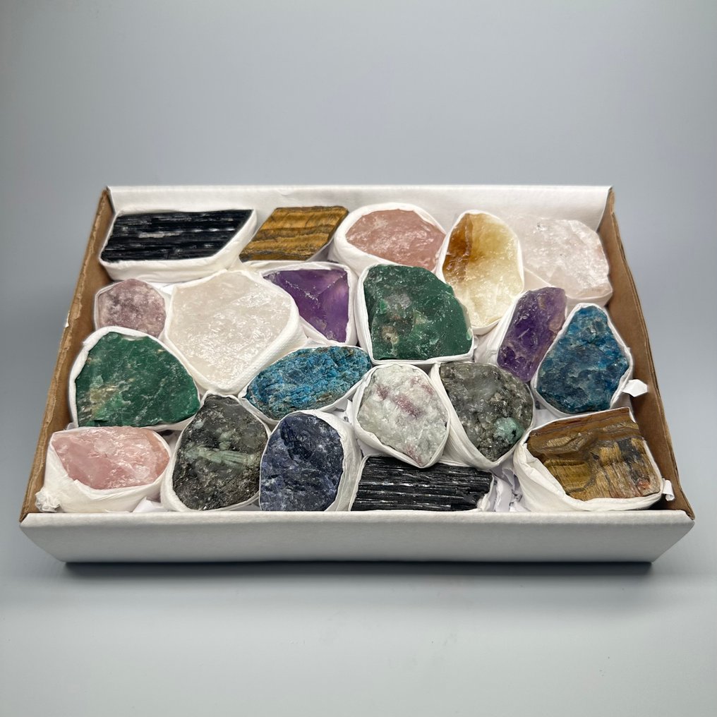 Collection of 20 Natural Mineral and Gemstone Rough Specimens Rough - Korkeus: 22 cm - Leveys: 15.5 cm- 1.4 kg #3.2