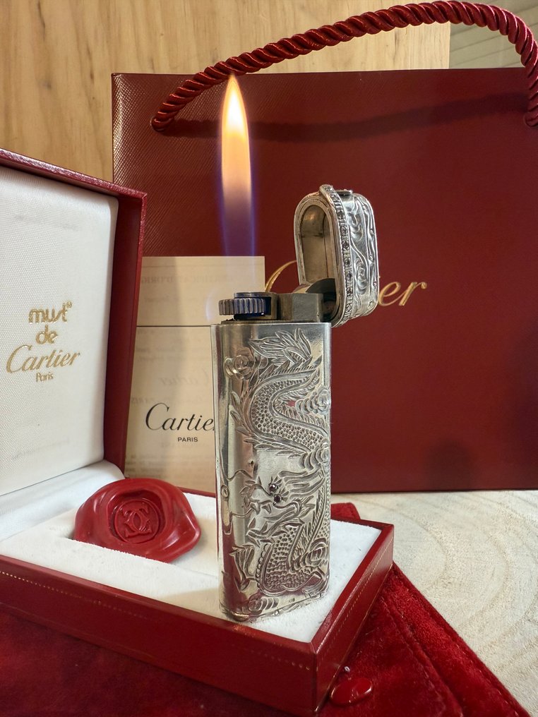 Cartier - Dragon 26 diamantes “k18” - 打火機 - 不明 #1.0