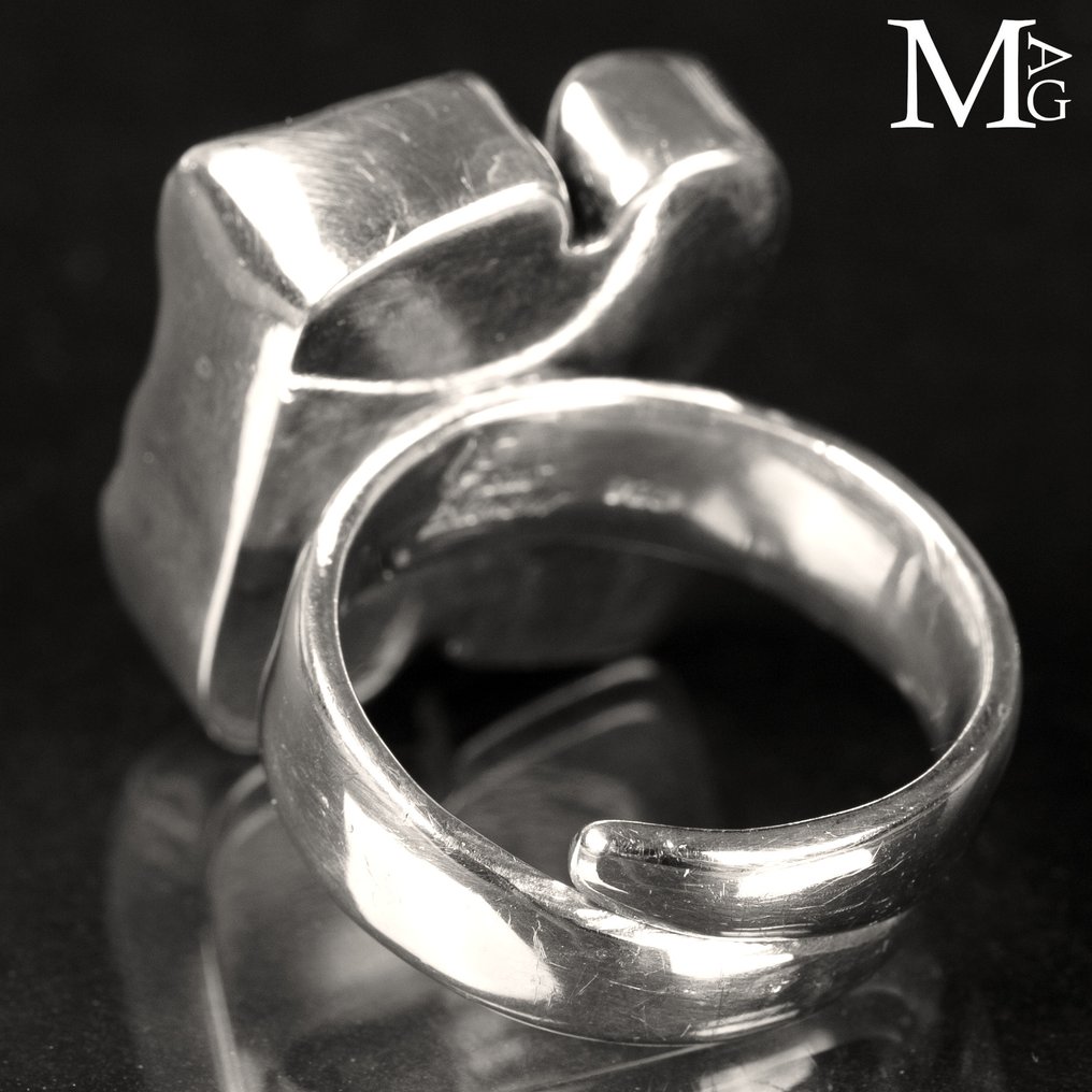 纯银戒指配以原石海蓝宝、黄水晶和霓虹磷灰石。 - 高度: 29.5 mm - 宽度: 23.5 mm- 14 g #4.3