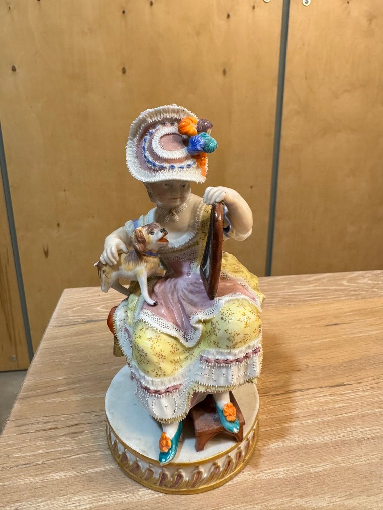 Meissen - Φιγούρα - Lady with Dog Looking in Mirror - Πορσελάνη #1.0