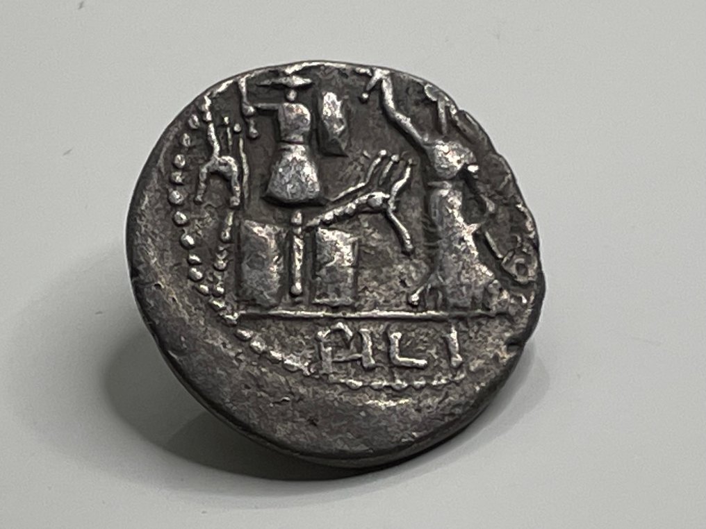 Ρωμαϊκή Δημοκρατία. M. Furius L.f. Philus. 120 BC. Denarius Rome #3.2