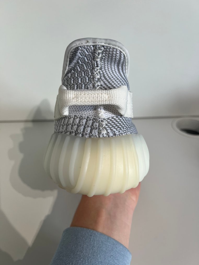 Adidas - Yeezy Boost 350 V2 - Sneakers - Size: EU 44 - New with tags #4.3