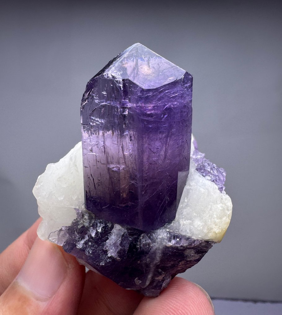 Σκαπολίτης Κρίσταλ στη μήτρα - Ύψος: 53 mm - Πλάτος: 36 mm- 56 g - (1) #2.1