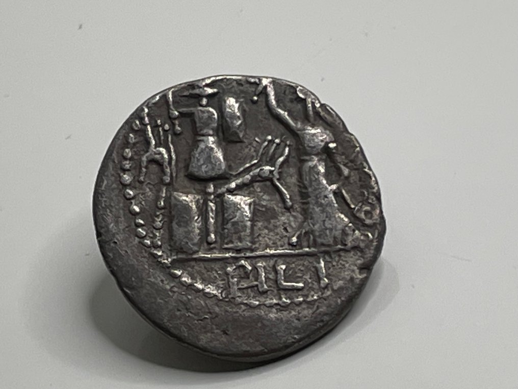 Ρωμαϊκή Δημοκρατία. M. Furius L.f. Philus. 120 BC. Denarius Rome #1.0